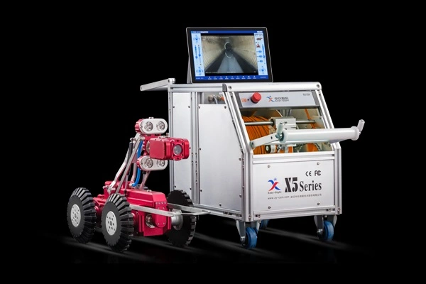 Kanalisation inspektions roboter bei der Erkennung von Entwässerung pipelines